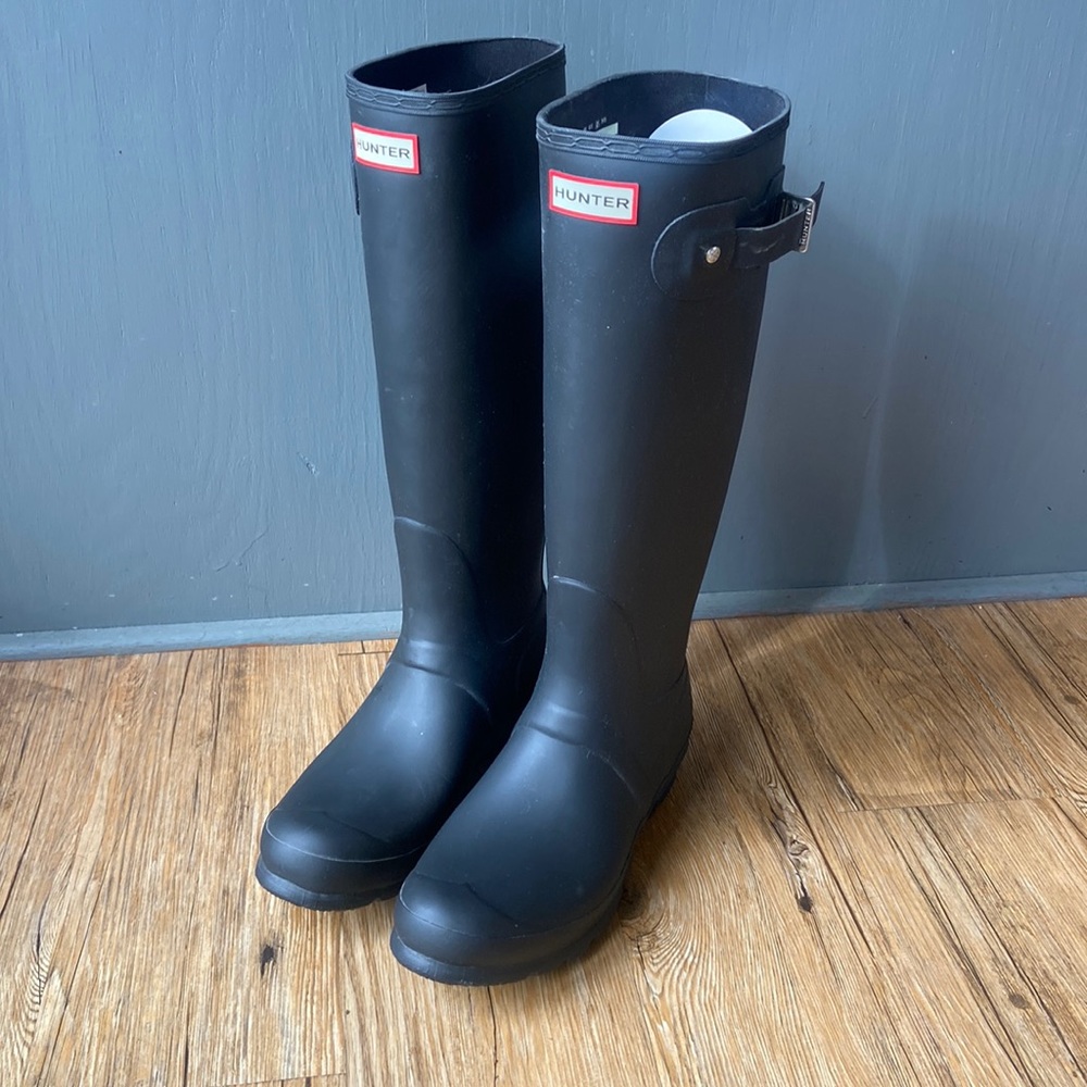 NEVER WORN Tall Hunter Rain Boots